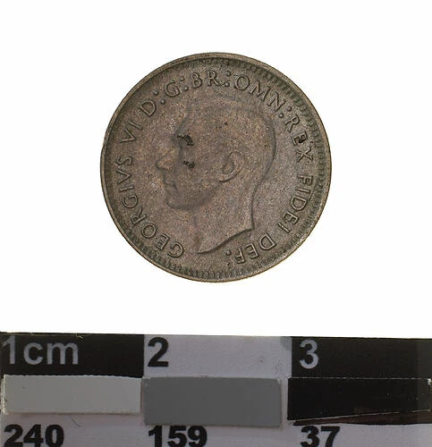 1952 Australian half-silver threepence obverse — George VI portrait with original museum scale